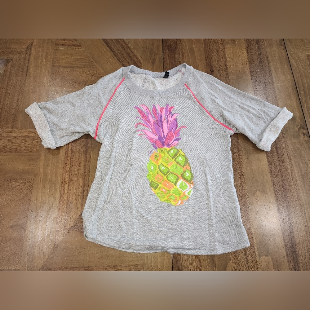 Trina Turk Gray Pineapple Shirt Size Medium Relax Slub Comfy Recreation